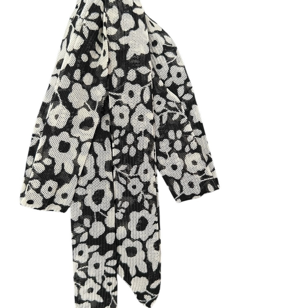 Women’s Floral Black and Cream Women's Top with Bow Size XL - Picture 3 of 7